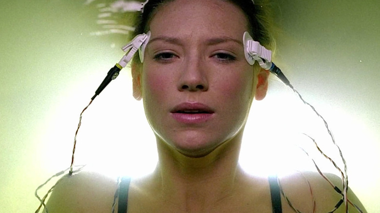 Anna Torv in Fringe