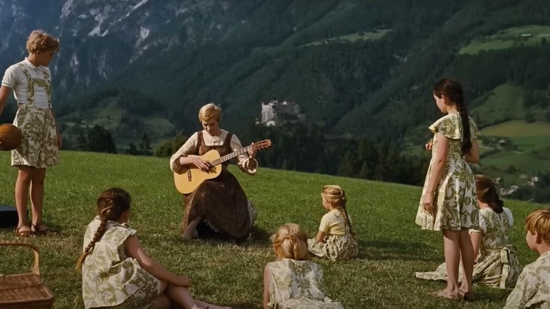 Julie Andrews singing to children