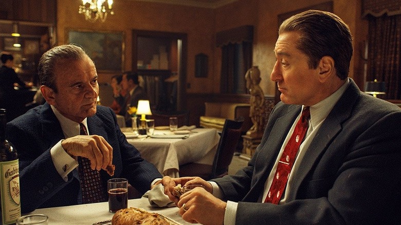 Pesci and De Niro at dinner