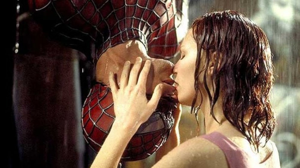 Spider-Man Mary Jane kiss