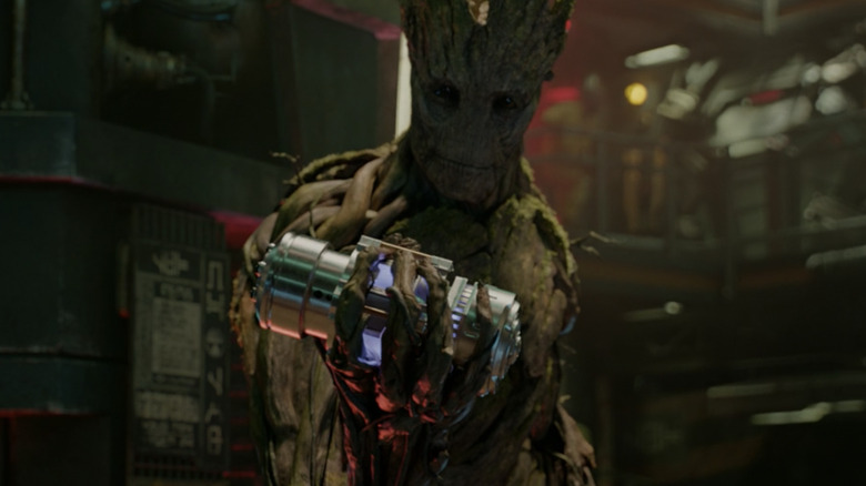 Groot retrieves the Quarnyx battery