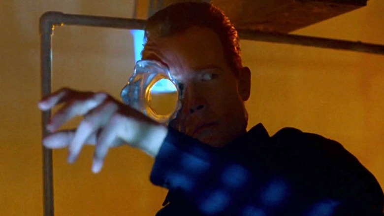 T-1000 with head hole