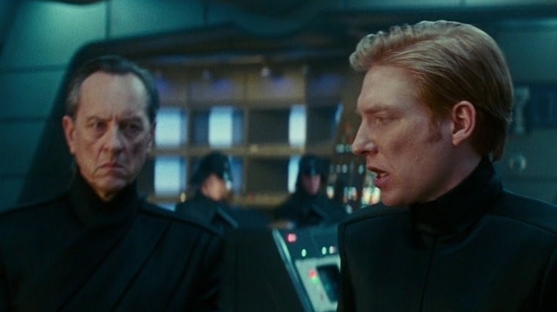 General Pryde scrutinizes General Hux's explanation in Rise of Skywalker