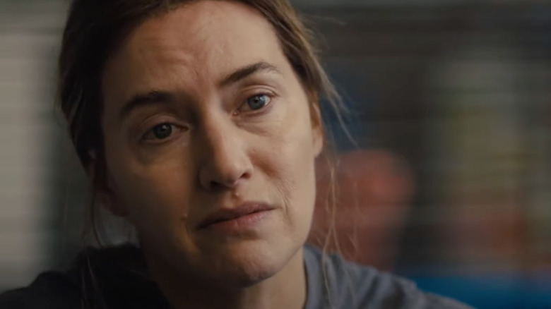 Kate Winslet confides in "Mare of Easttown"