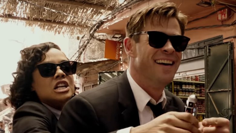 tessa thompson chris hemsworth men in black