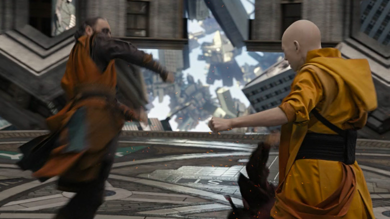 Kaecilius attacks the Ancient One