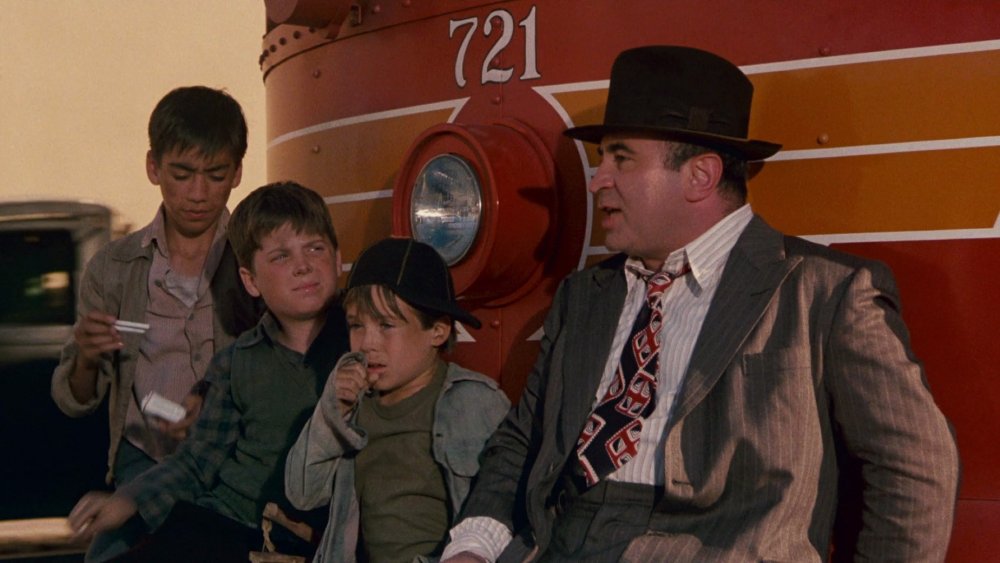 Several unnamed child extras and Bob Hoskins as Eddie Valiant in "Who Framed Roger Rabbit"