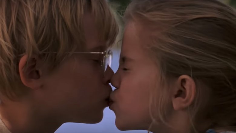 Macaulay Culkin and Anna Chlumsky in My Girl