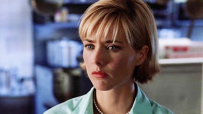 Téa Leoni looks left