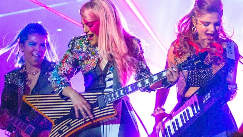 Jem and the Holograms performing