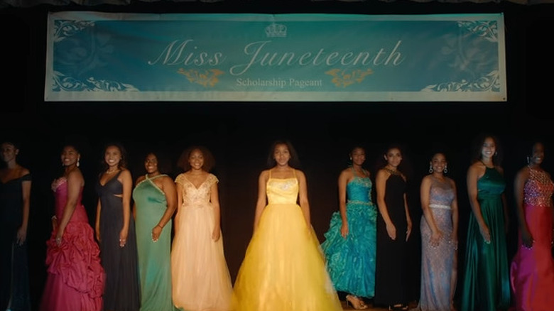 Pageant contestants on stage