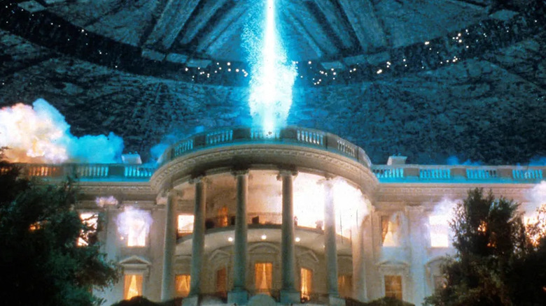 A UFO destroys the White House