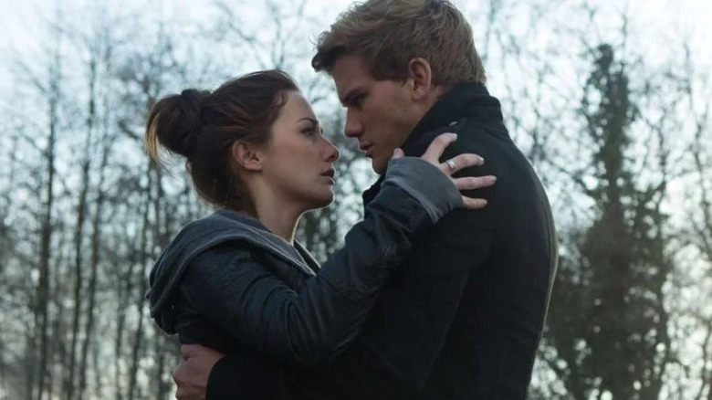 Luce and Daniel embracing in "Fallen."