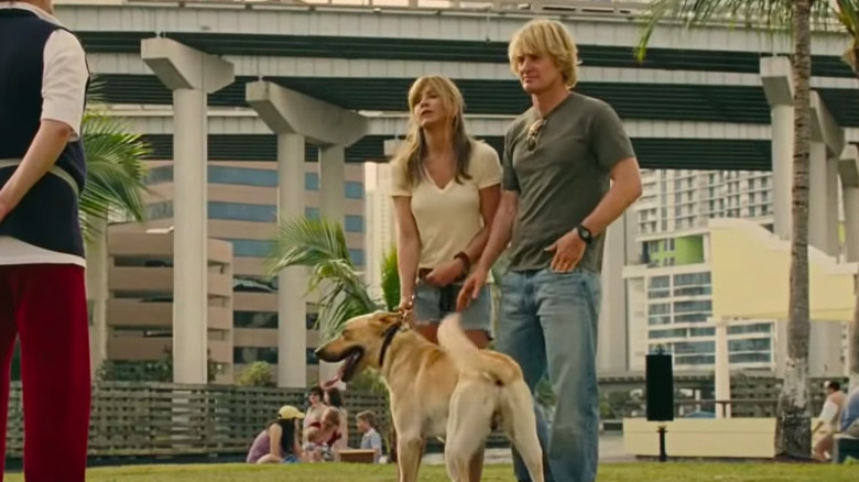 Owen Wilson and Jennifer Aniston with dog