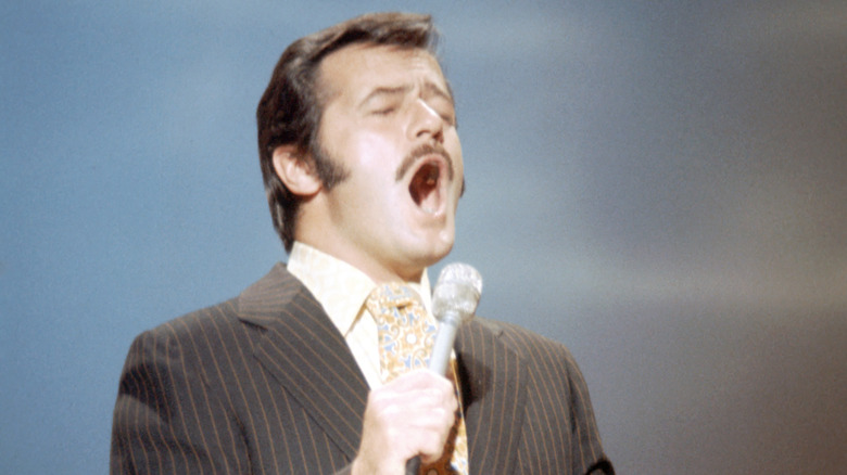 Robert Goulet offers a beaming smile