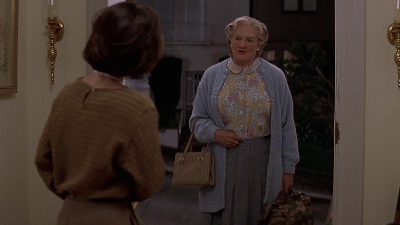 Miranda opening door for Mrs. Doubtfire