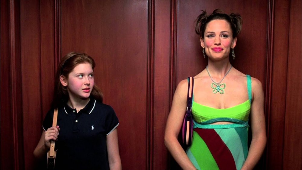 Renee Olstead as Becky and Jennifer Garner as Jenna Rink in 13 Going on 30