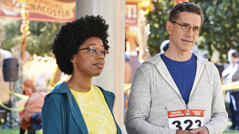 Diona Reasonover as Kasie Hines and Brian Dietzen as Dr. Jimmy Palmer attending Turkey Trot race