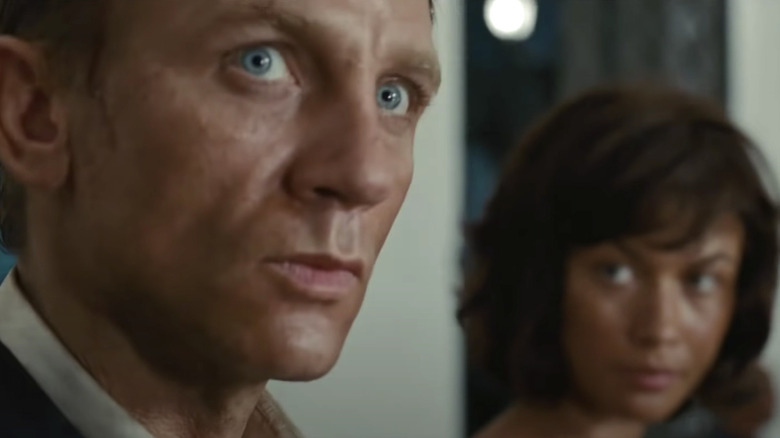 Quantum of Solace Daniel Craig dirty face 