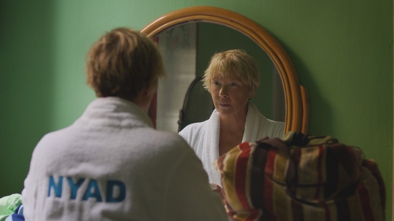 Diane Nyad looking in mirror