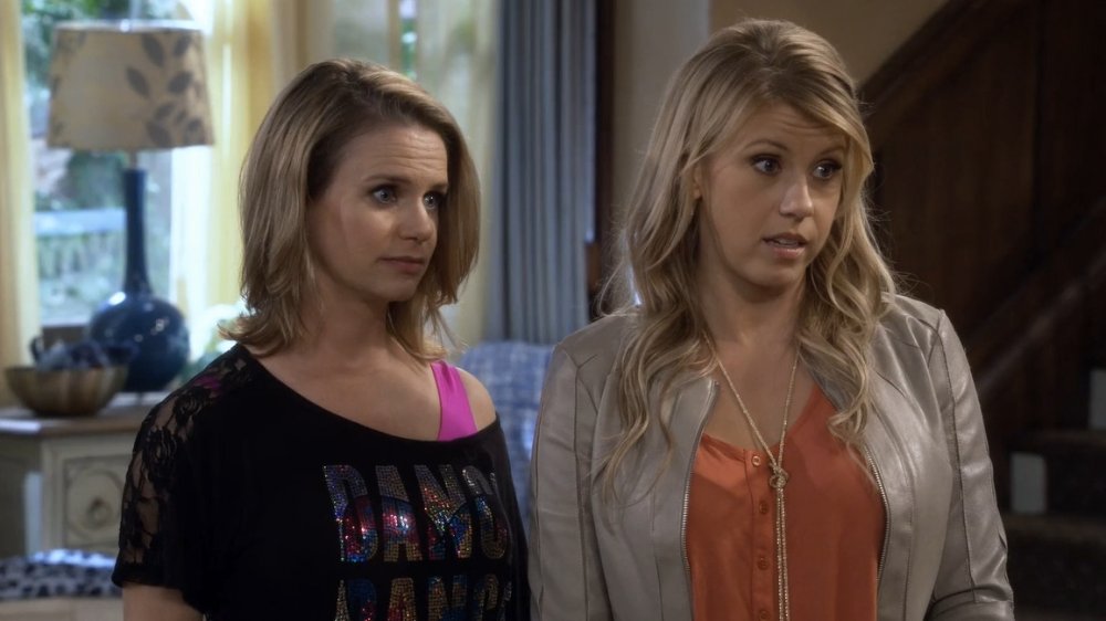 Jodie Sweetin and Andrea Barber in Fuller House