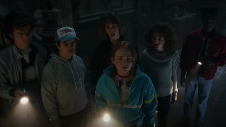 stranger things cast flashlights