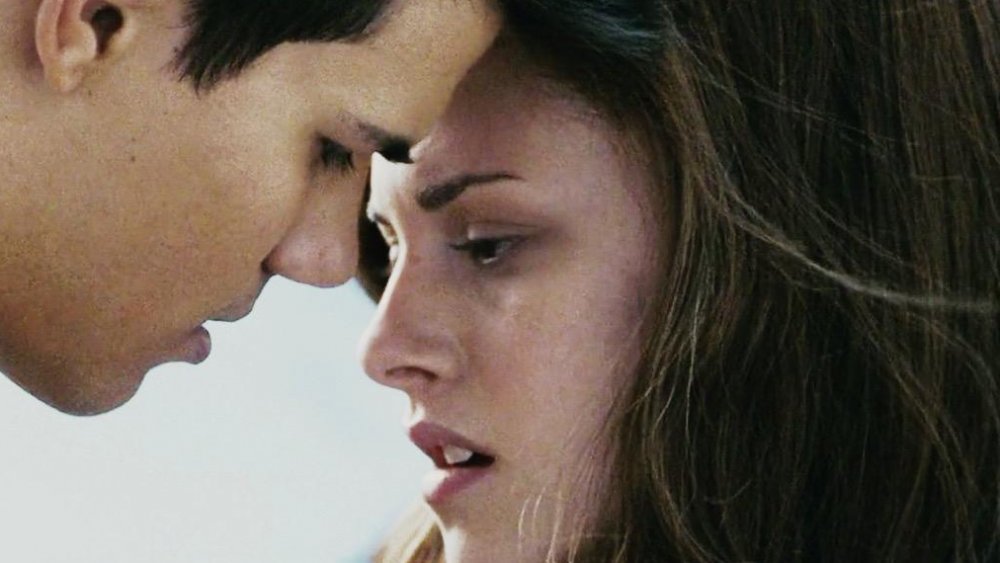 Taylor Lautner and Kristen Stewart in Twilight