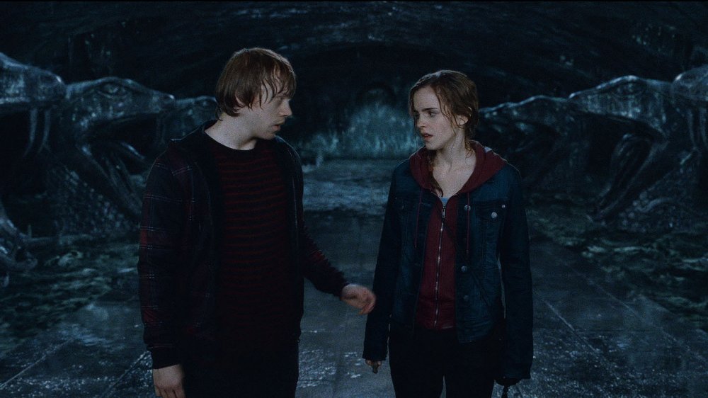 Ron and Hermione's first kiss in Deathly Hallows has no buildup