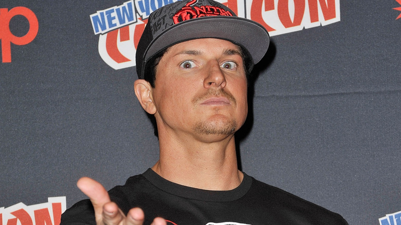 Zak Bagans extending his hand