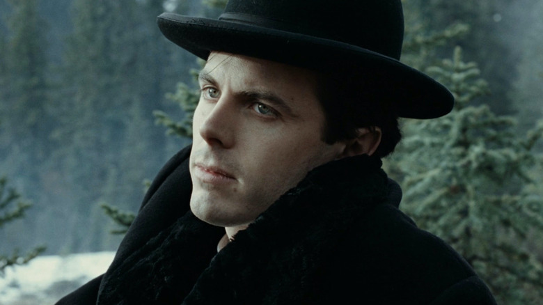 Casey Affleck wears a black hat