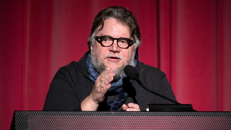 Guillermo del Toro talking to a crowd