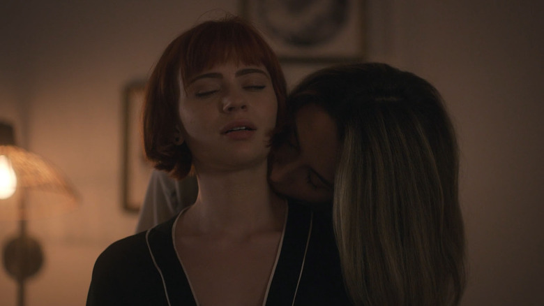 Scarlett and Maya in "American Horror Stories"