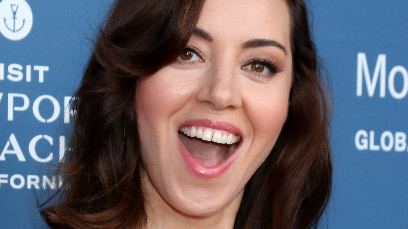 Parks And Recs Aubrey Plaza Is Just As Awkward In Real Life According To Retta