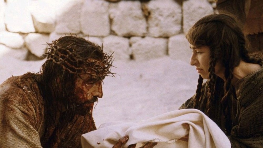 Jesus Christ wipes his face in The Passion of the Christ