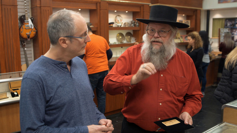 American history expert Mark Hall Patton appears on Pawn Stars