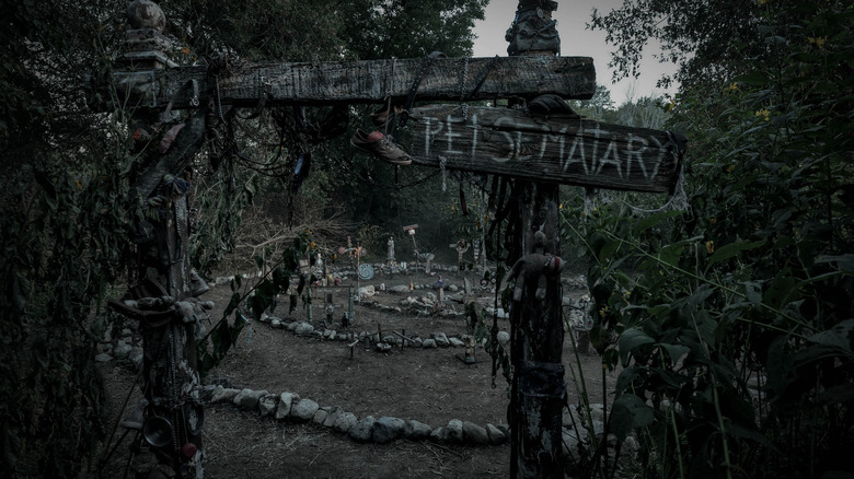 A "pet sematary" sign