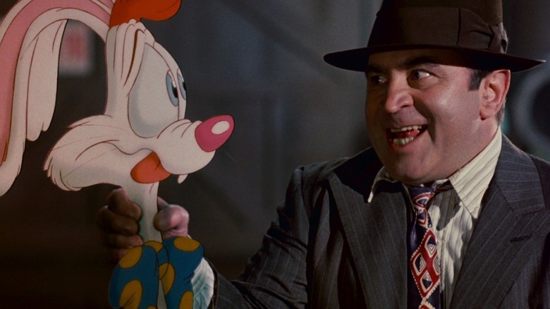 Eddie holding Roger Rabbit