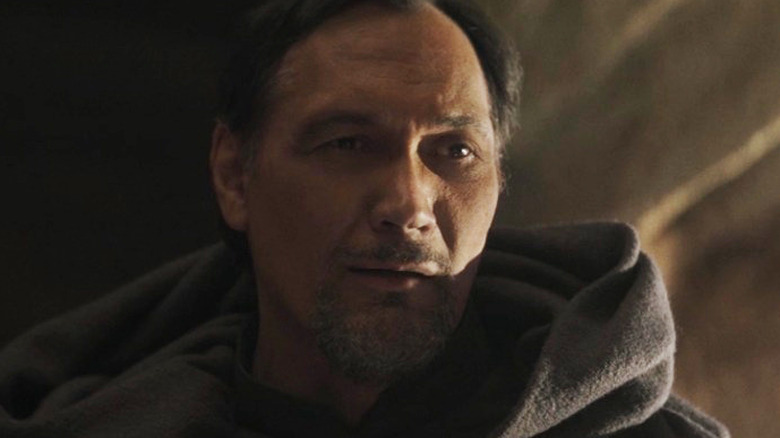 Bail Organa wearing cloak