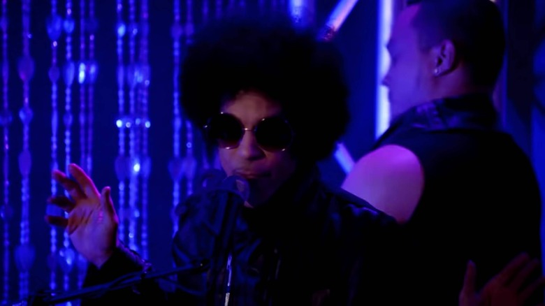 Prince performing on New Girl