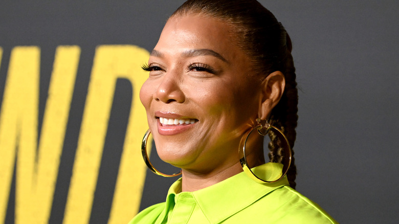 Queen Latifah smiling