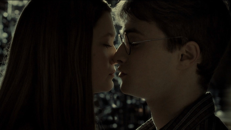 Harry and Ginny kiss