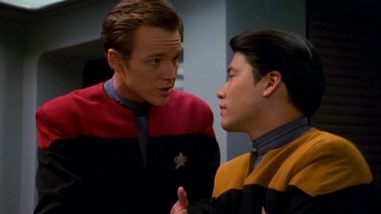 Paris talks to Kim Star Trek