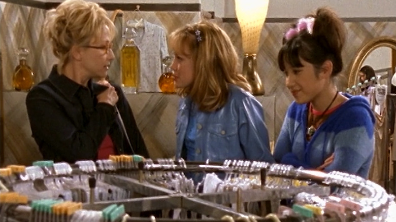 Lizzie, Mrs. McGuire, and Miranda shopping for bras