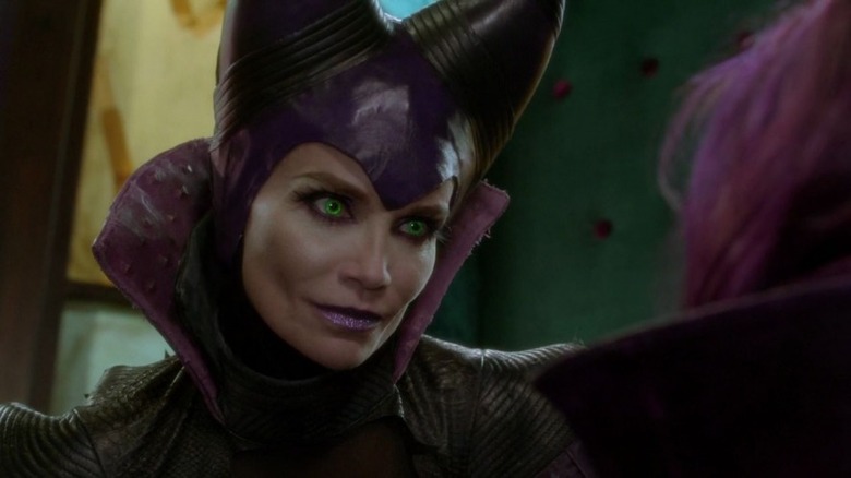 Descendants Maleficent glowing green eyes