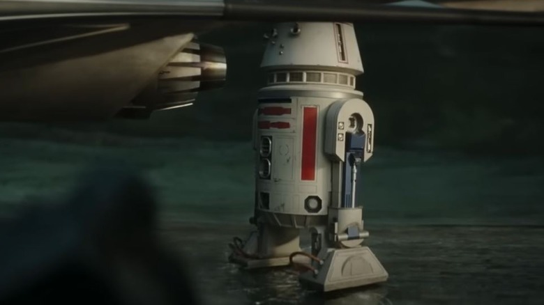 R5-D4 being deployed