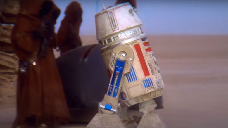 R5-D4 moving