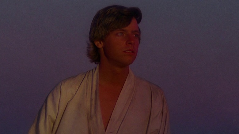 Luke Skywalker looking at twin suns