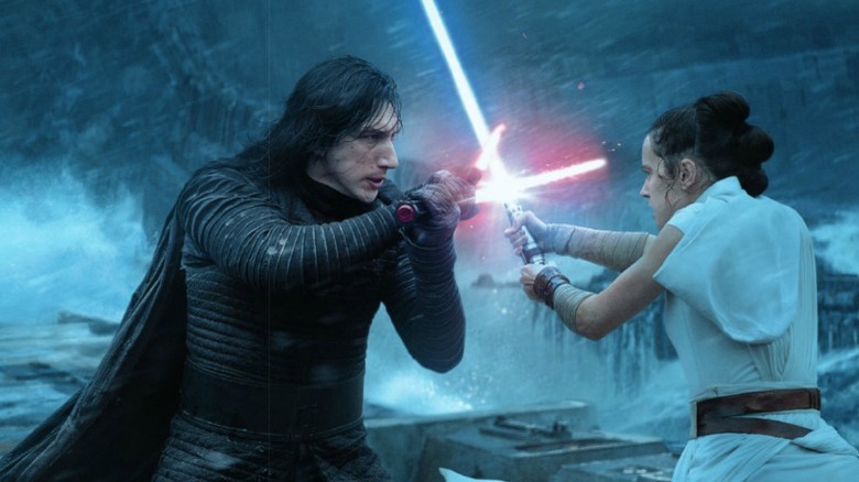 Kylo Rey lightsaber battle