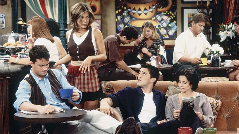 Friends cast in Central Perk