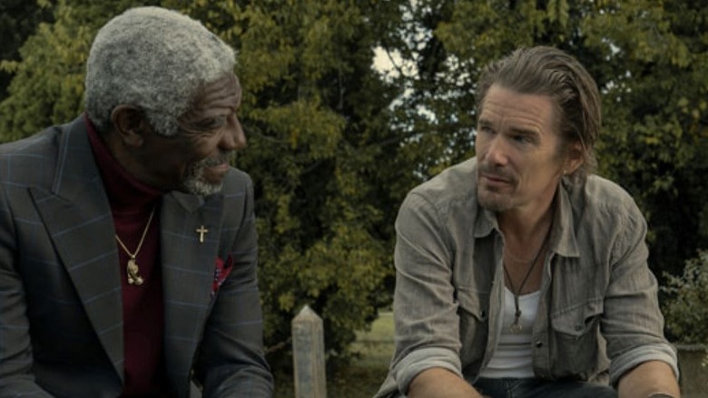 Vondie Curtis Hall and Ethan Hawke in Raymond and Ray